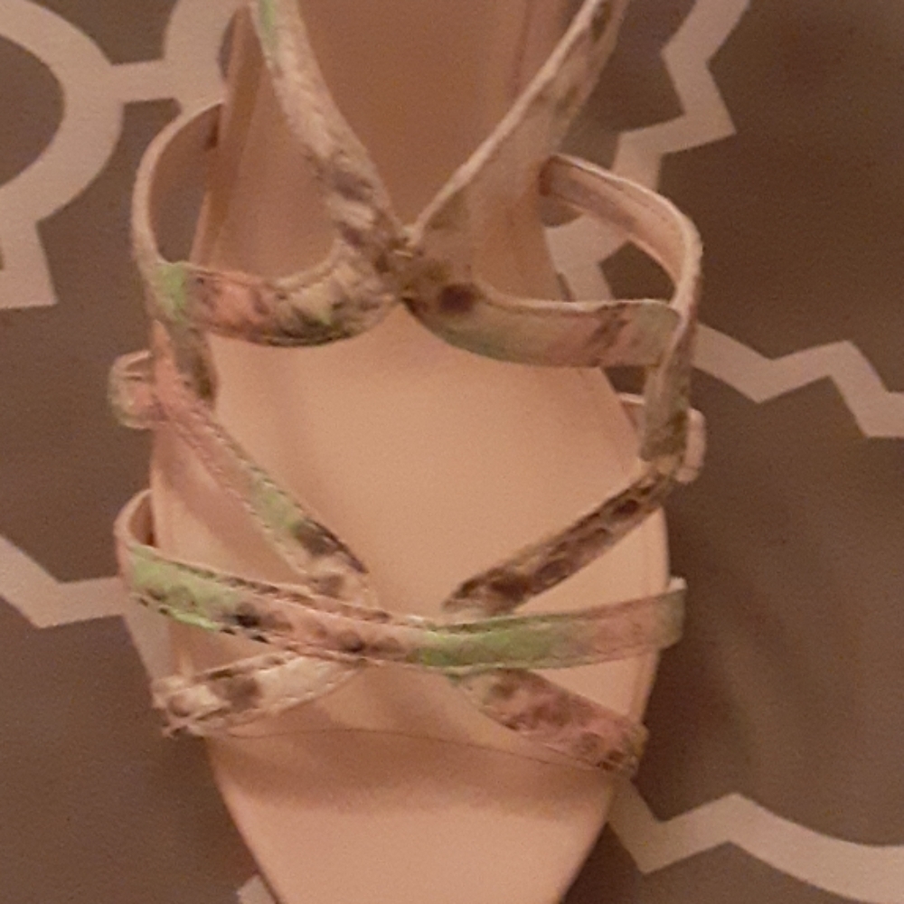 Shoes - Picture 4 of 4